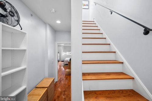 428 Mercy St, Philadelphia PA  19148-2507 exterior