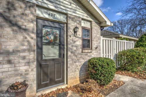 407 Valleybrook Dr, Lancaster, PA 17601-4641
