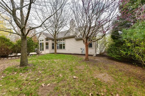 1730 Hunter Rd, Waukesha WI  53189-8233 exterior