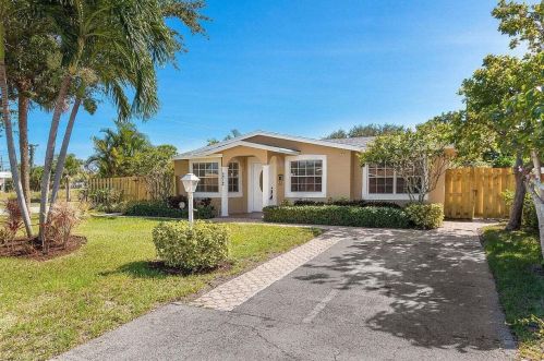 272 13th St, Delray Beach FL  33444-4160 exterior