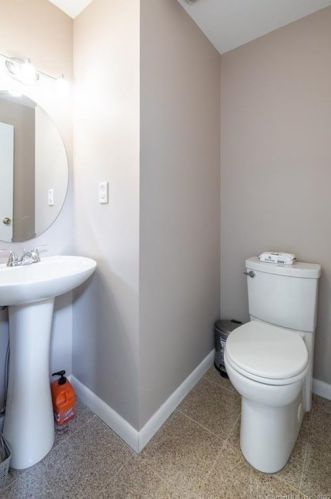 20 Del Prado Dr, Bristol CT  06010-2333 exterior