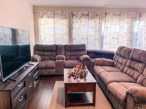 8945 Libra Dr, San Diego CA 92126-4708 exterior