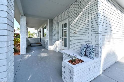 1148 Frank Whiteman Blvd, Naples, FL 34103-3870