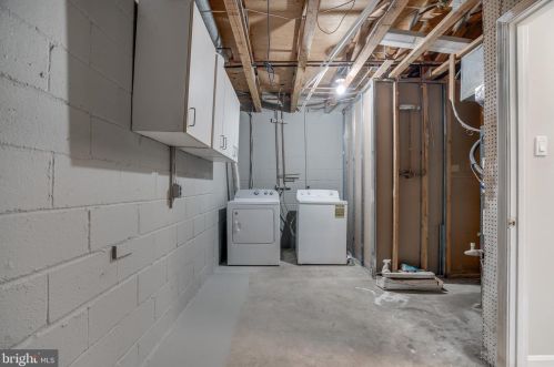 3029 Seminole Rd, Woodbridge VA  22192-1840 exterior