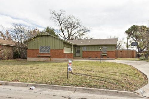 8 49th St, Lawton, OK 73505-6817