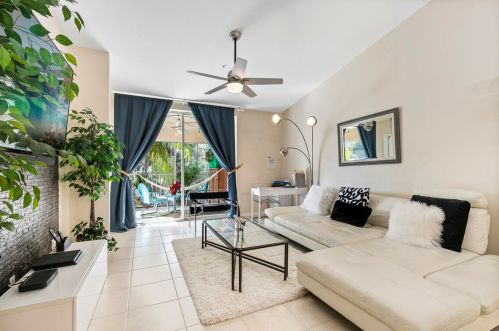6625 Huntington Lakes Cir, Naples, FL 34119-8014