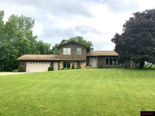 55824 River Fort Dr, Mankato, MN 56001-7303