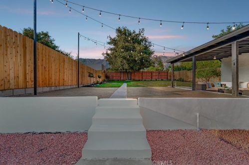 137 Altadena Dr, Altadena CA  91001-5104 exterior