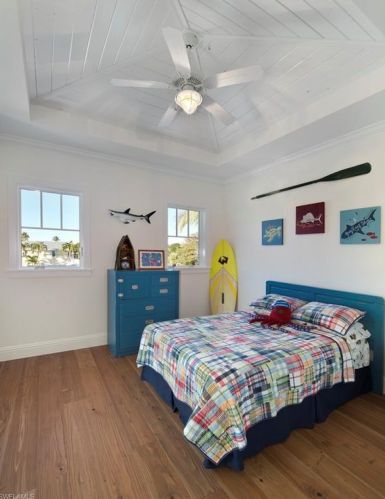 1387 Marlin Dr, Naples FL  34102-1530 exterior