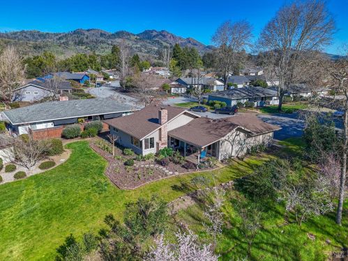 6395 Meadow Creek Ct, Santa Rosa CA  95409-5810 exterior