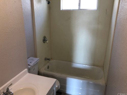1914 Pacific St, Bakersfield CA  93305-5091 exterior