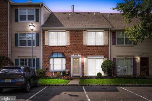 110 Versailles Ct, Trenton NJ  08619-4647 exterior