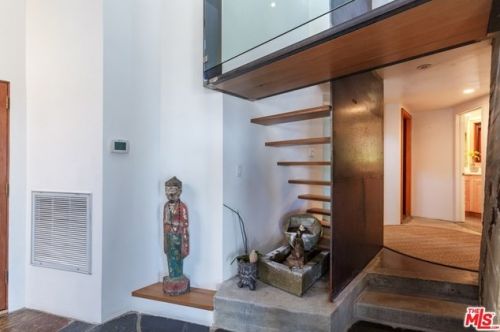 2440 Minard Rd, Topanga CA  90290-3402 exterior