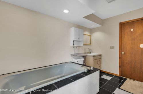 1019 Bowsprit Pt, Lacey Township NJ  08734-2706 exterior