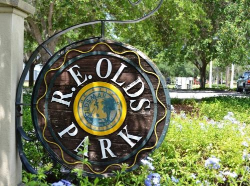 707 Shore Dr, Oldsmar FL  34677-4305 exterior