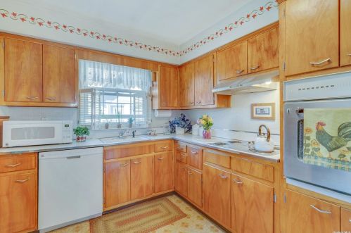 538 5 St, Elwood NY  11731-2105 exterior
