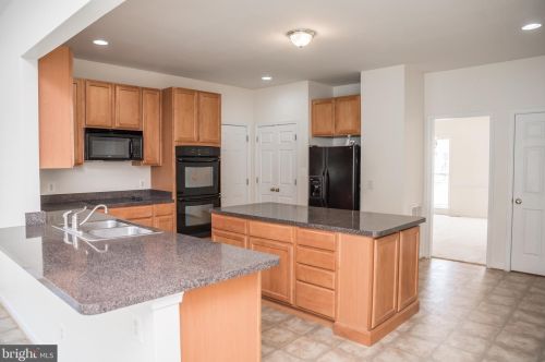 10411 Silver Creek Ct, Spotsylvania VA  22553-4482 exterior