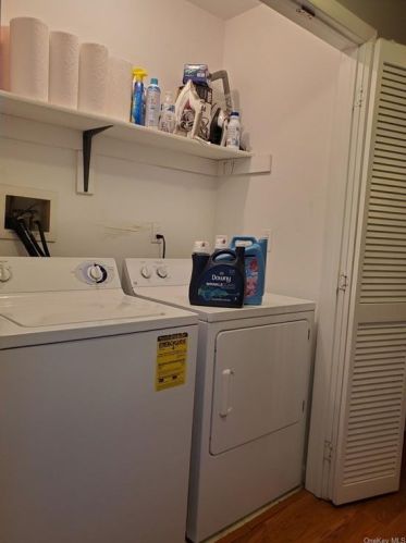 137 Swan Ct, Poughkeepsie NY  12603-6971 exterior