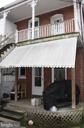 2344 Derry St, Harrisburg PA 17111-2616 exterior