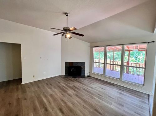 4324 Stone Hollow Way, Euless TX  76040-8505 exterior