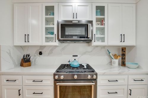 14015 Cornuta Ave, Bellflower CA 90706-4877 exterior