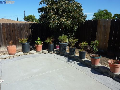 268 Royce Way, West Pittsburg CA  94565-4700 exterior