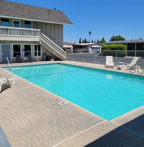 1400 Tully Rd, Turlock CA  95380-3064 exterior