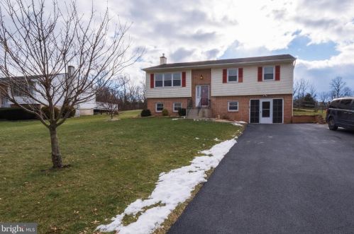 2416 Wagner Rd, Gilbertsville, PA 19525-9753