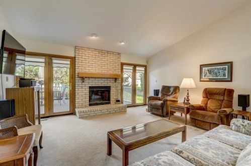 5361 Cambridge Ln, Milwaukee WI 53221-3200 exterior