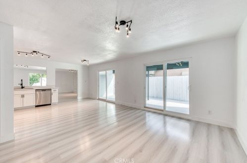 4747 Kaviland Ave, Fresno CA  93725-1716 exterior