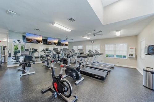 6914 Satinleaf Rd, Naples FL  34109-6154 exterior