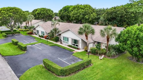 700 Lago Rd, Delray Beach, FL 33445-4559