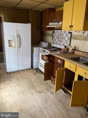 20 Morton Ave, Boothwyn, PA 19061-4305