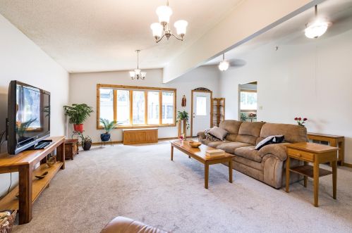 140 Rickard Rd, Minneapolis, MN 55432-3019