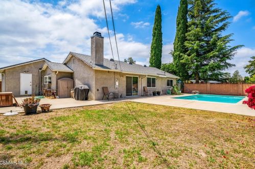 1405 Sorrel St, Simi Valley CA  93065-3338 exterior