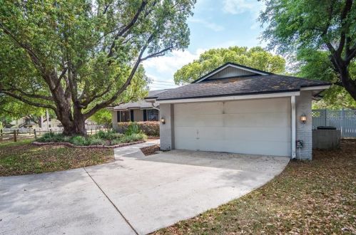 9 Spanish Oak Ln, Apopka, FL 32703-4934