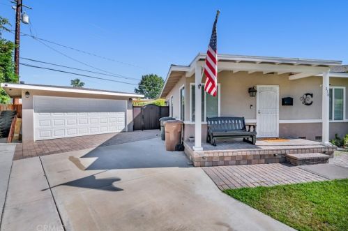 216 Russell Ave, Fullerton CA  92833-2437 exterior