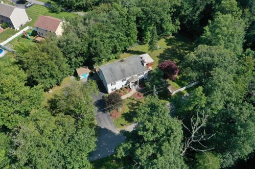 34 Tower Hill Rd, Cumberland RI  02864-1524 exterior