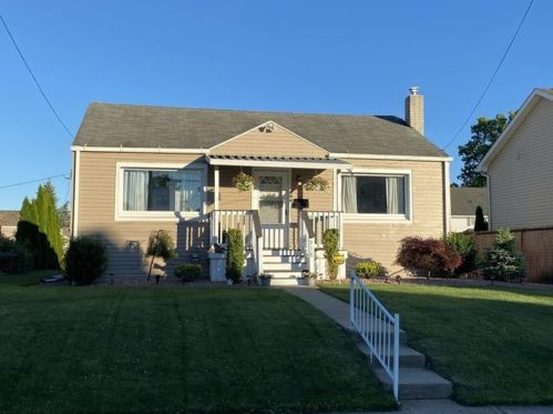 938 Rose Ave, New Castle, PA 16101-4408