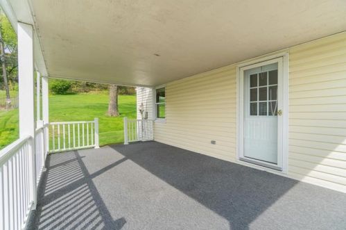 207 Maryland Dr, Glenshaw PA  15116-1723 exterior