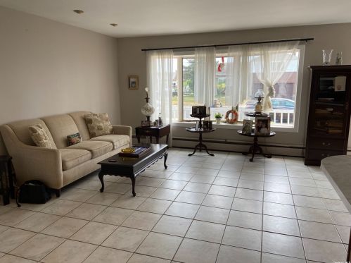 23 Elgin Rd, Amityville, NY 11701-4021