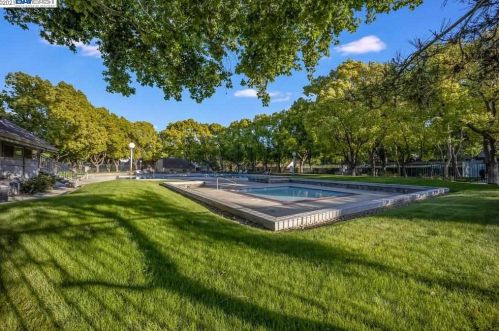 5230 Riverdale Ct, Pleasanton CA  94588-3759 exterior