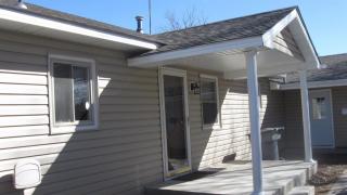 111 Old Manor Rd, Ellinwood, KS 67526-1327