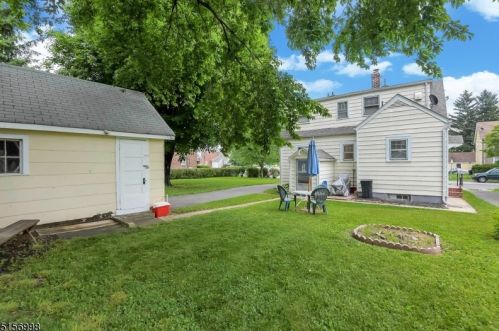 233 3 Ave, Manville NJ  08835-1314 exterior