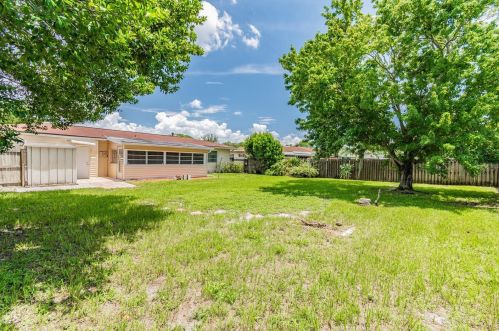 1160 Page Dr, Deltona FL  32725-6056 exterior