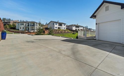 3736 Woodbourne Pl, Santa Rosa CA  95403-0941 exterior