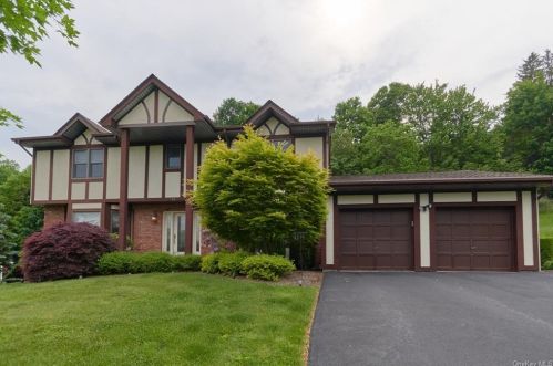 81 Jefferson St, Highland Mills NY  10930-2724 exterior