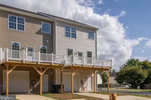 1010 Wicklow Dr, Fredericksburg VA  22401-2722 exterior