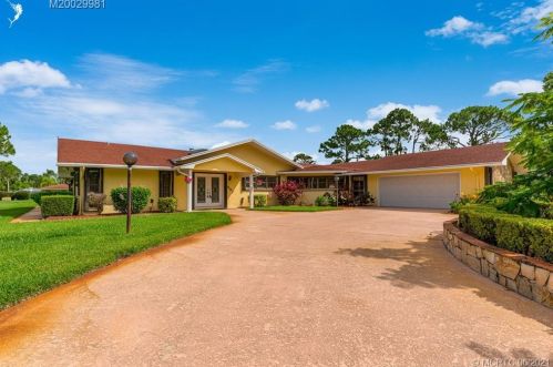 1897 Westmoreland Blvd, Fort Pierce, FL 34952-5569