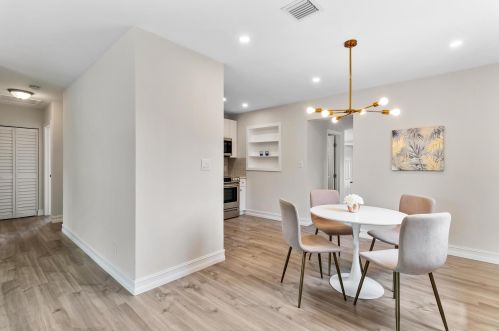 726 56th St, West Palm Beach FL  33407-2508 exterior